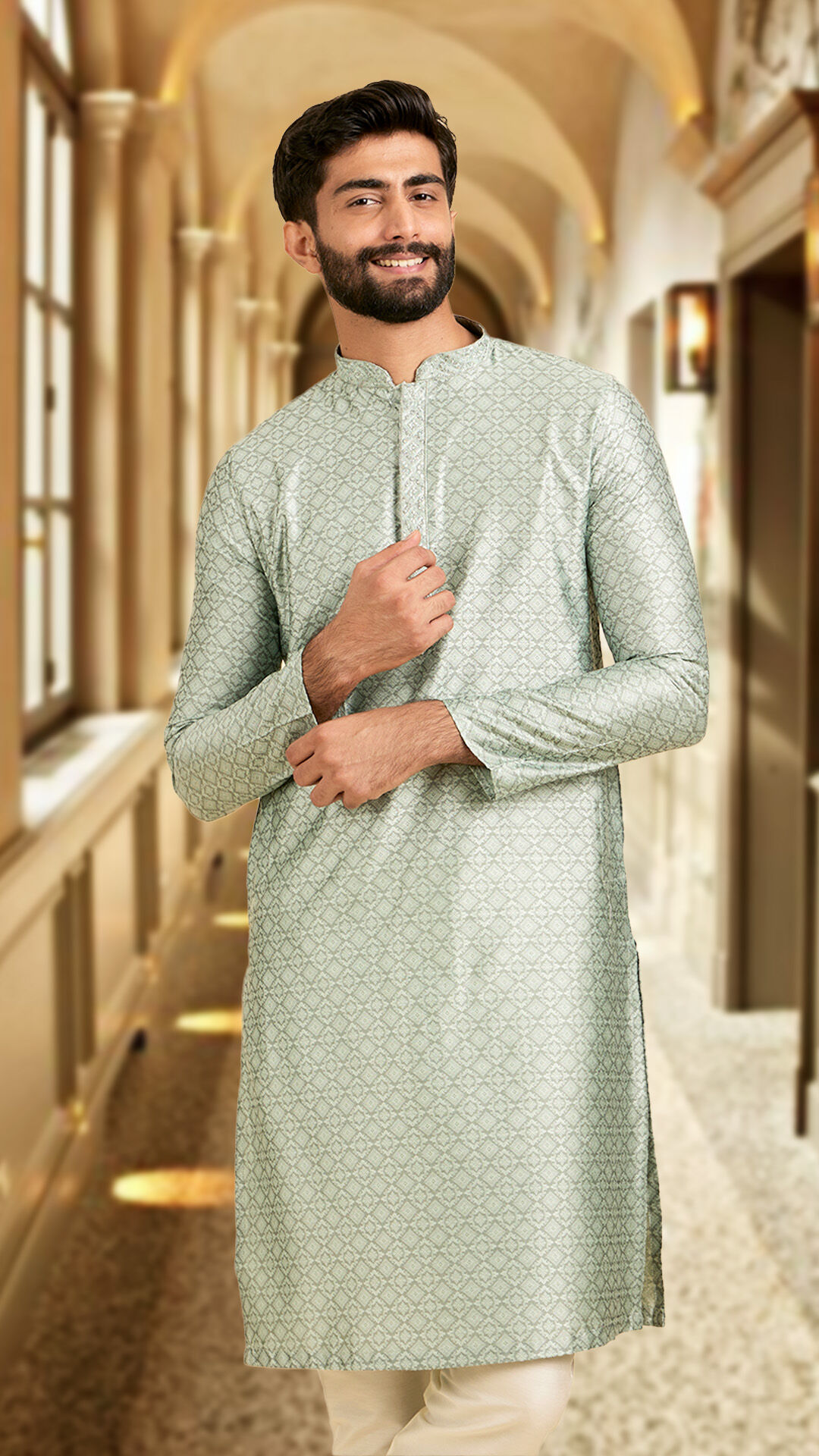 A man wearing printed kurta pajama for his wedding
